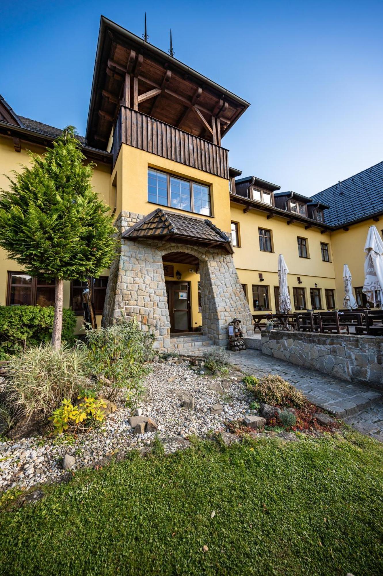 Valassky Hotel A Pivni Lazne Ogar Luhačovice Dış mekan fotoğraf